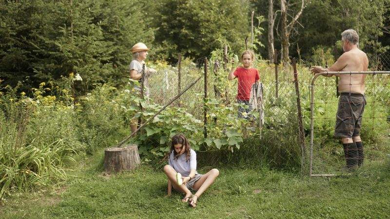 Créer un coin ombragé élégant pour profiter du jardin toute la saison
